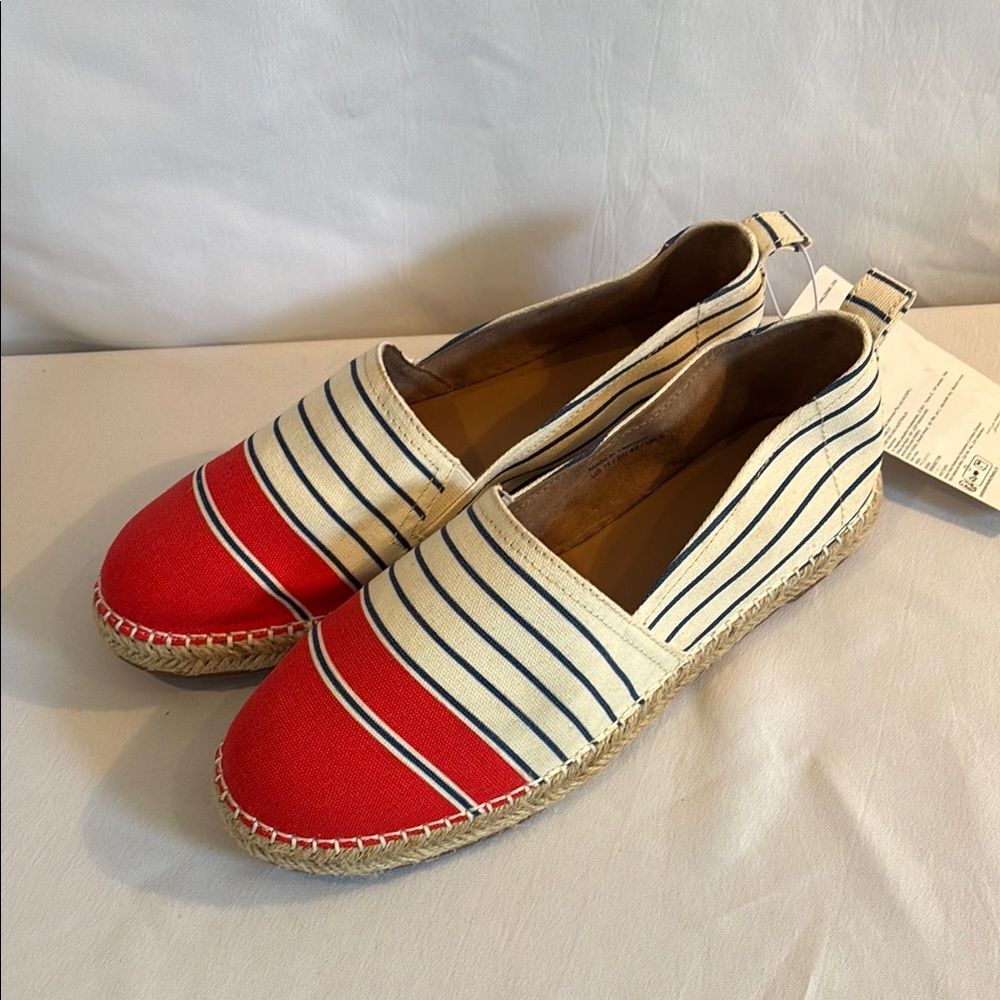 NWT multicolor coral cream & navy slip on canvas espadrille shoes size 11 comfy